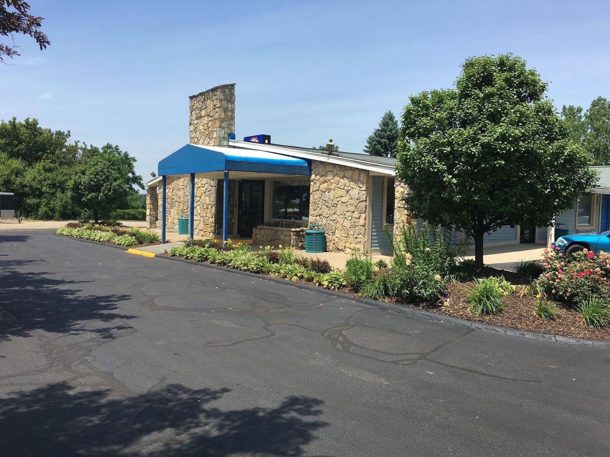 Americas Best Value Inn & Suites Jackson Exterior photo